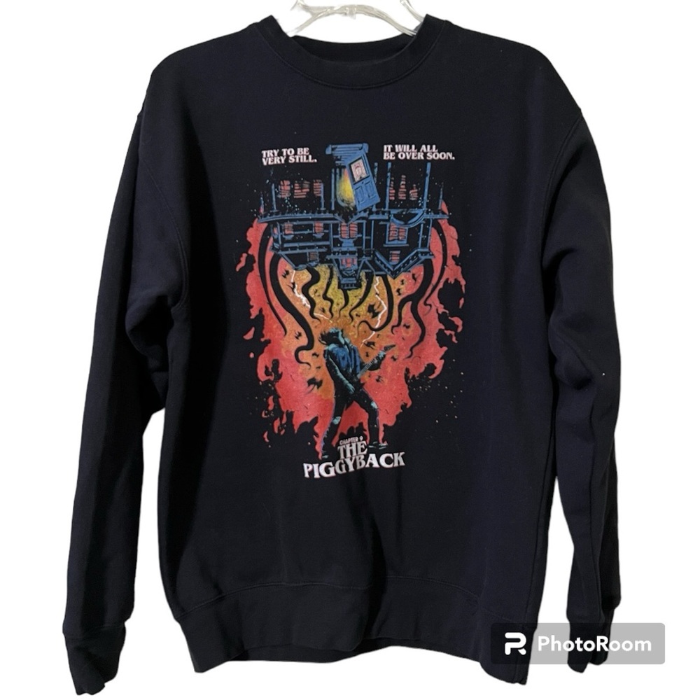 NETFLIX STRANGER THINGS size medium sweatshirt chapter 9 The Piggyback be still